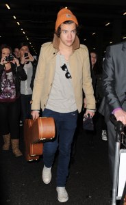 harry-styles-heathrow